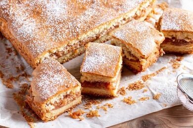 Fasting Apple Pie with tahini