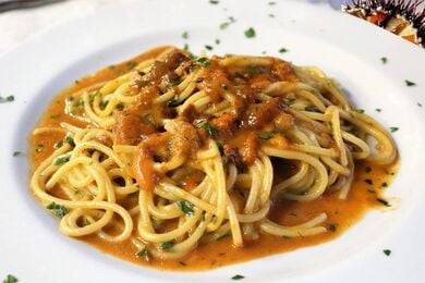 Μακαρόνια με σάλτσα αχινών