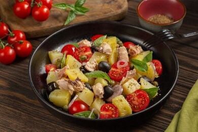 Πατατοσαλάτα με σκουμπρί