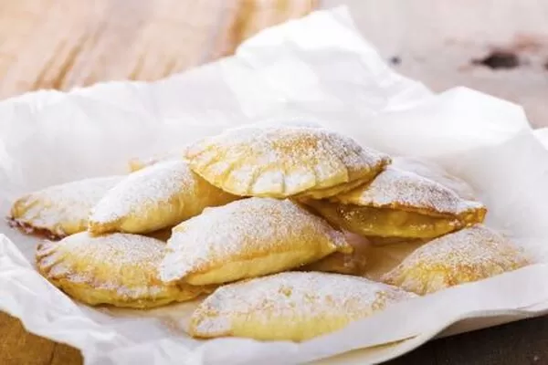 Image Skaltsounia (Greek, walnut filled, sweet pies)