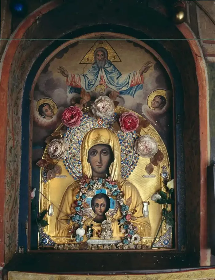 Theotokos Epakouousa