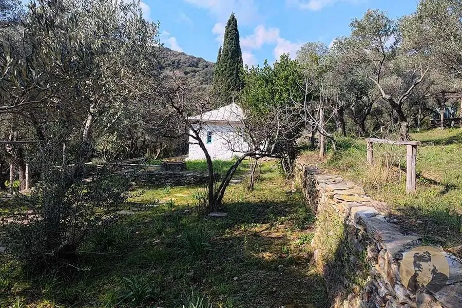 Εκεί έζησε ο Άγιος Παΐσιος και ο Άγιος Παπά Τύχων - Ακολουθώντας τα βήματα τους στον Τίμιο Σταυρό στο Άγιον Όρος. Αποκλειστικές εικόνες