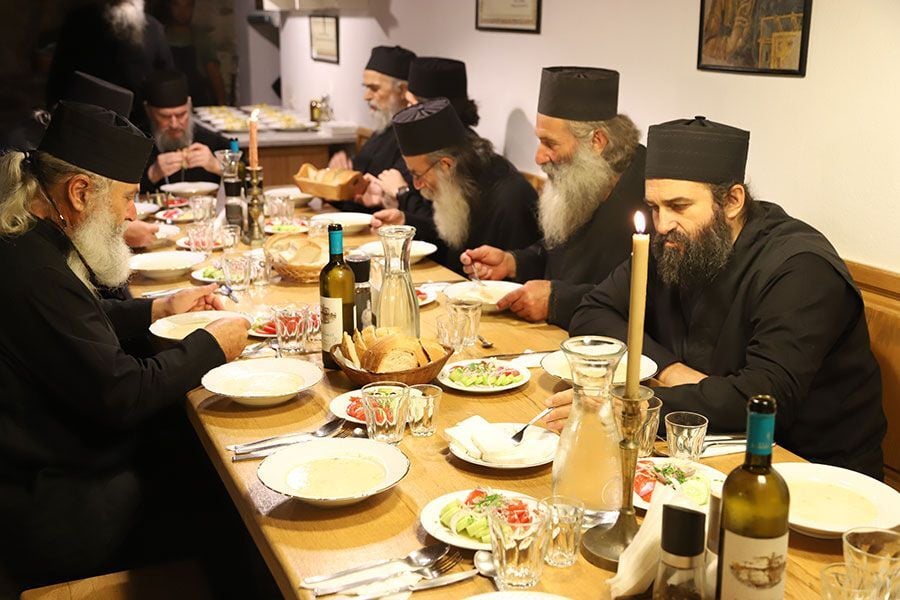 Προσευχή πριν και μετά το μεσημεριανό γεύμα